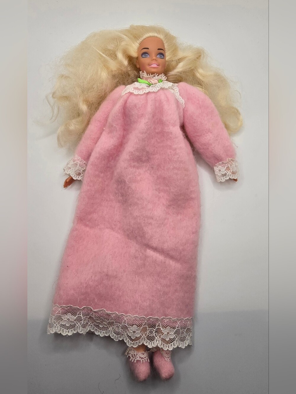 VTG Mattel Bedtime Barbie 1993 Soft Body Blonde Hair Pink Nightgown 12" Doll Toy